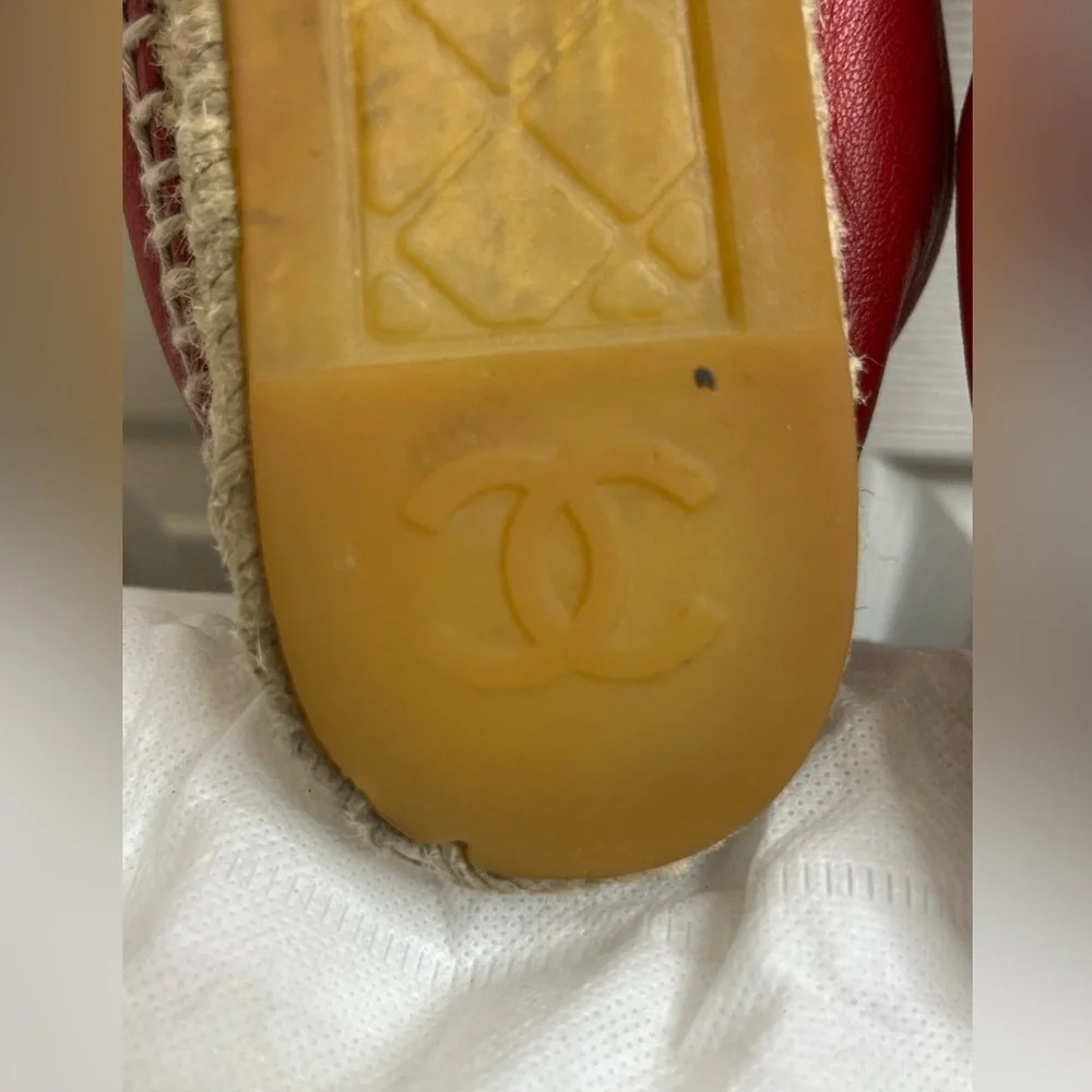 Authentic Chanel Red Lambskin Leather CC Logo Espadrille size 37,l